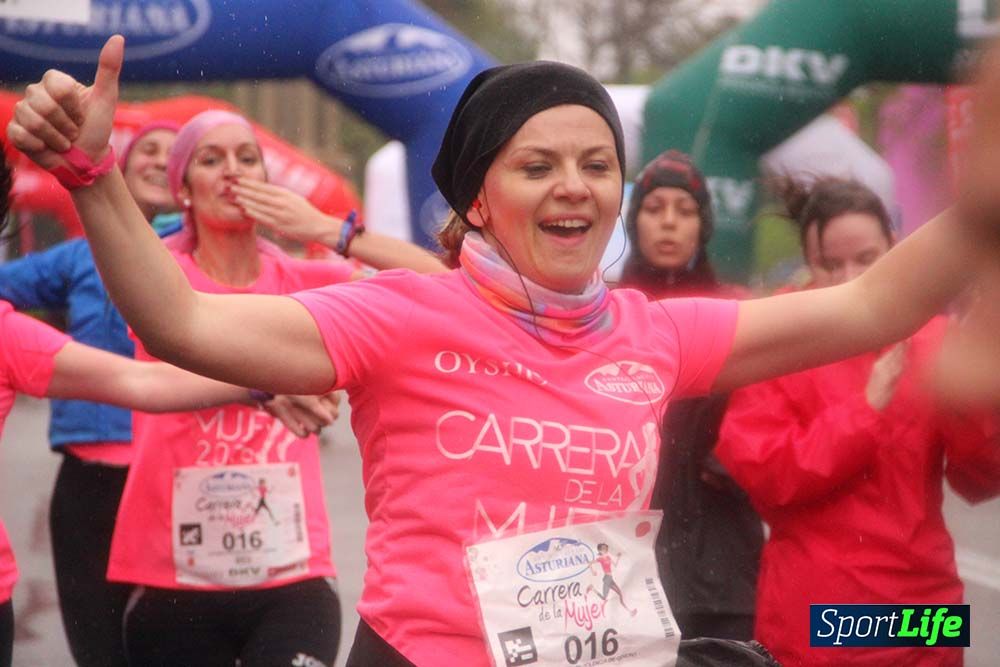 Galería Carrera de la Mujer Madrid Meta Arco Derecho 9.40 a 9.52