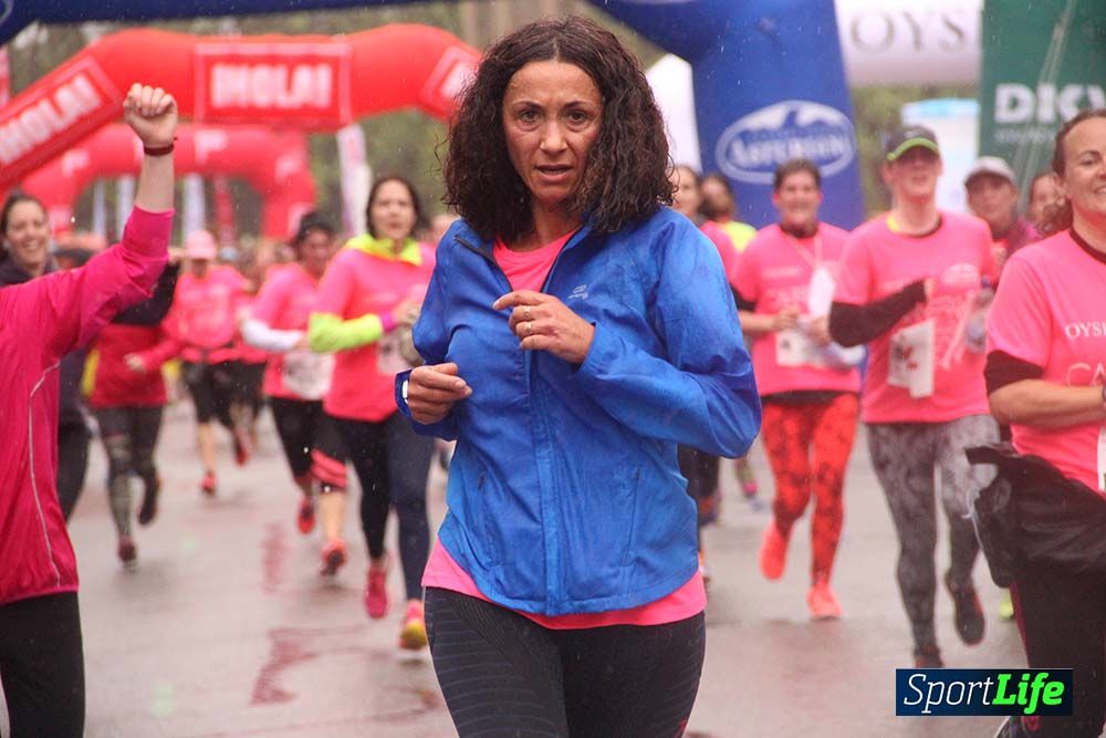 Galería Carrera de la Mujer Madrid Meta Arco Derecho 9.40 a 9.52