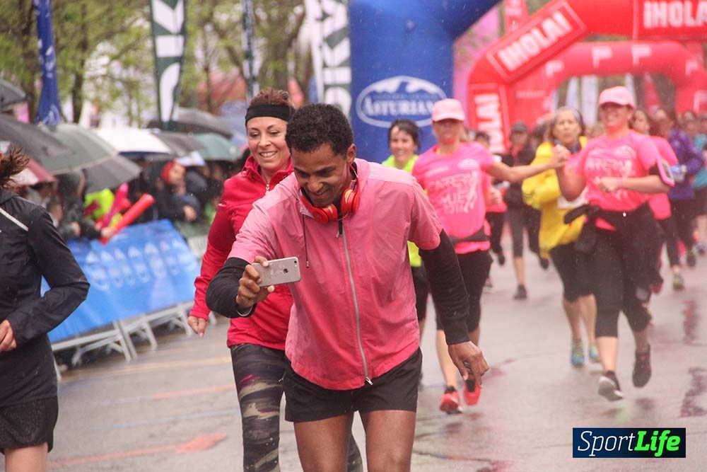 Galería Carrera de la Mujer Madrid Meta Arco Derecho 9.40 a 9.52