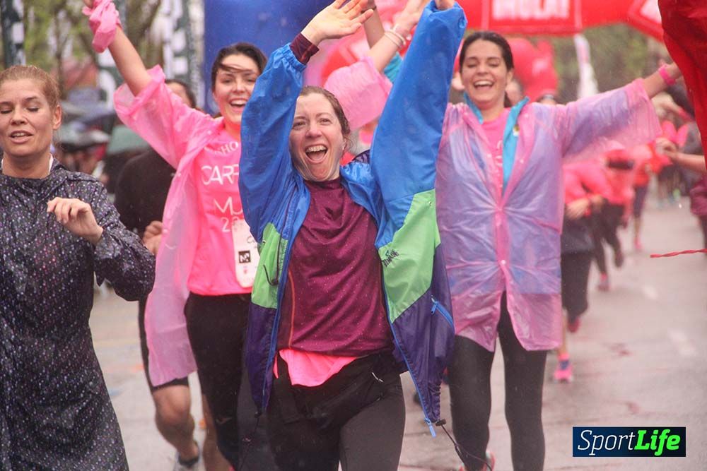 Galería Carrera de la Mujer Madrid Meta Arco Derecho 9.40 a 9.52