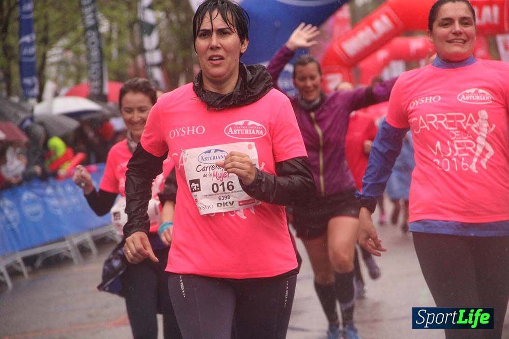 Galería Carrera de la Mujer Madrid Meta Arco Derecho 9.40 a 9.52