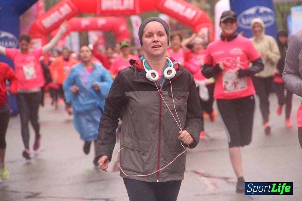 Galería Carrera de la Mujer Madrid Meta Arco Derecho 9.40 a 9.52