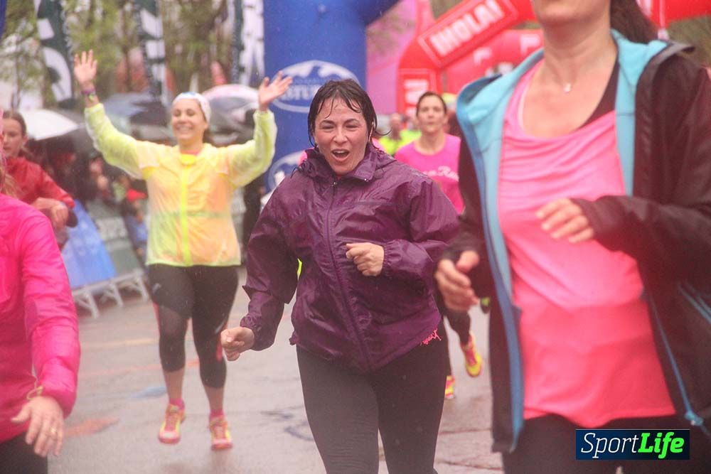 Galería Carrera de la Mujer Madrid Meta Arco Derecho 9.40 a 9.52