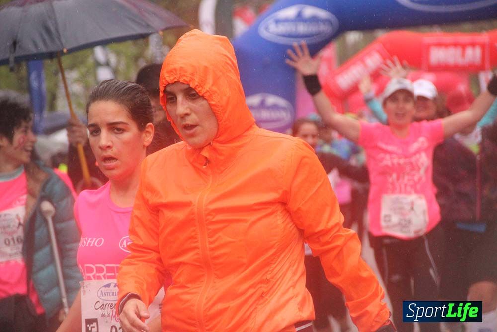 Galería Carrera de la Mujer Madrid Meta Arco Derecho 9.40 a 9.52