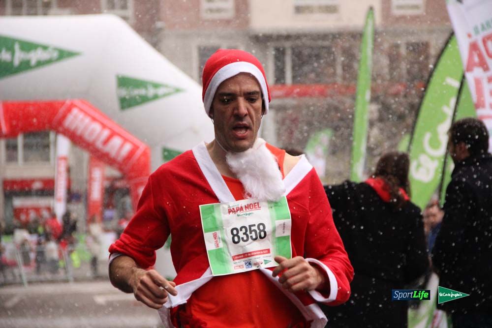 Galería de la Carrera de Papá Noel, ambiente, salida y entra en meta hasta el minuto 25