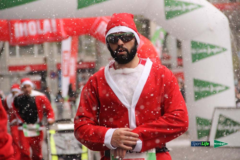 Galería de la Carrera de Papá Noel, ambiente, salida y entra en meta hasta el minuto 25