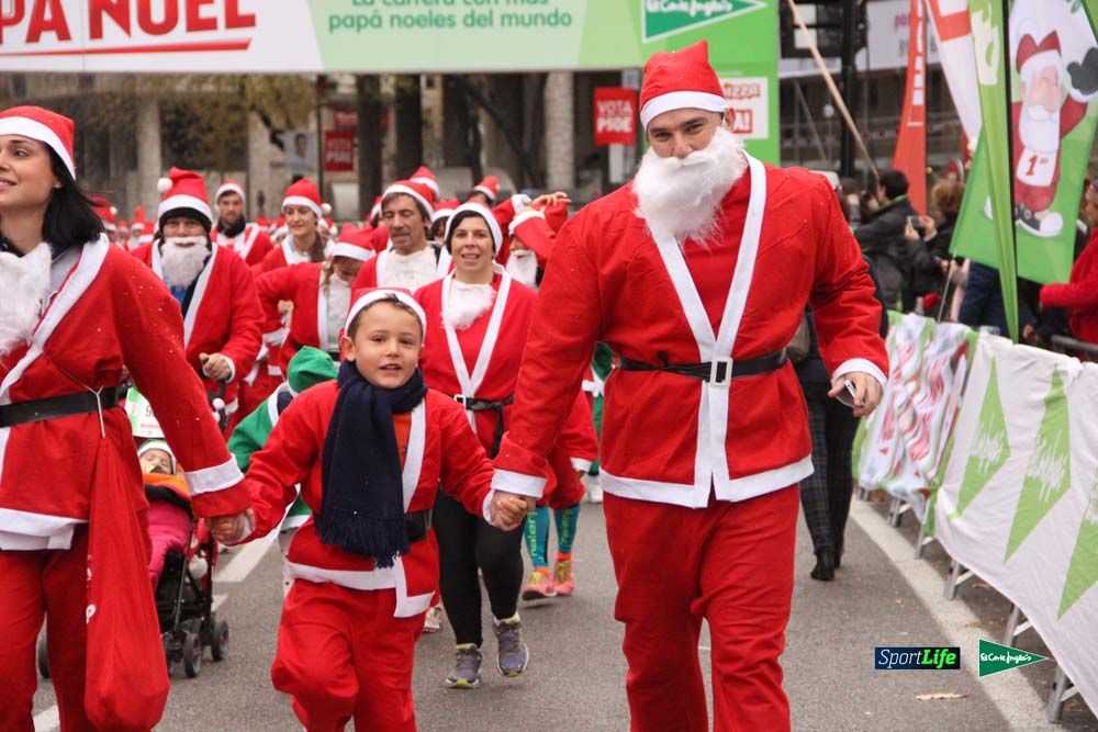 Galería de la Carrera de Papá Noel, ambiente, salida y entra en meta hasta el minuto 25