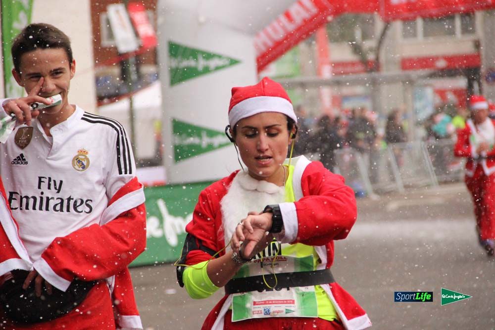 Galería de la Carrera de Papá Noel, ambiente, salida y entra en meta hasta el minuto 25