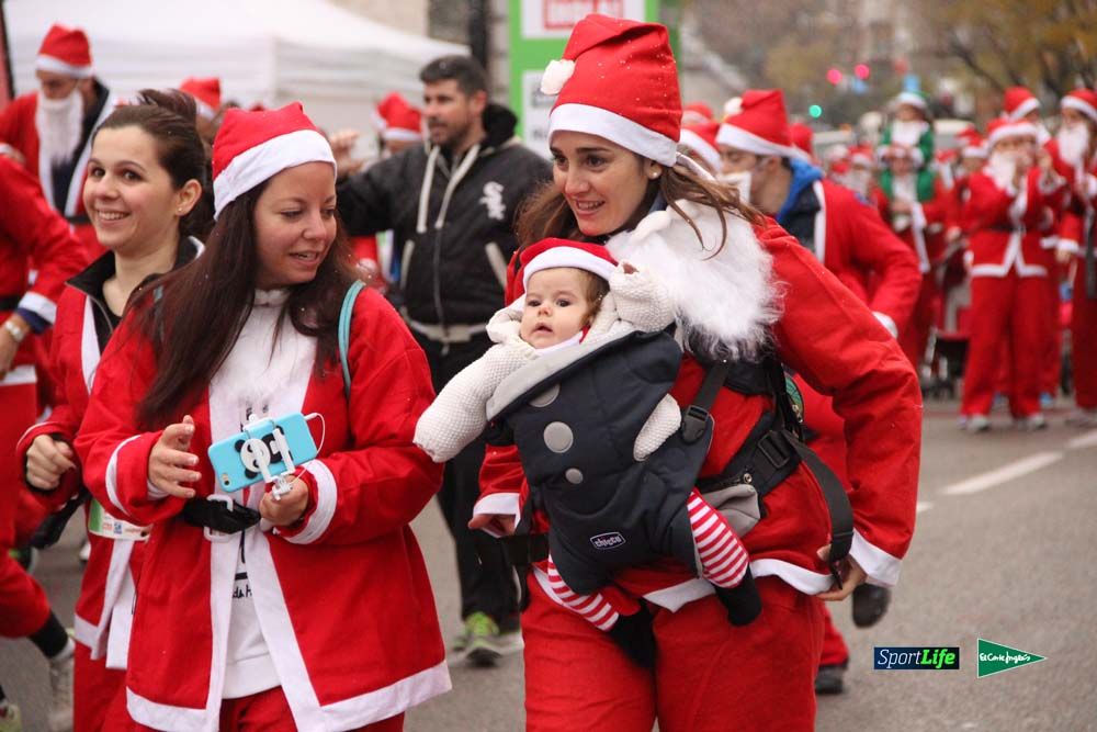 Galería de la Carrera de Papá Noel, ambiente, salida y entra en meta hasta el minuto 25