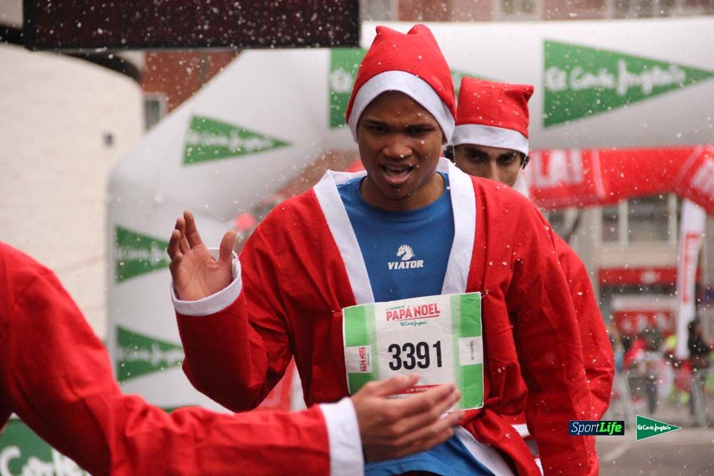 Galería de la Carrera de Papá Noel, ambiente, salida y entra en meta hasta el minuto 25
