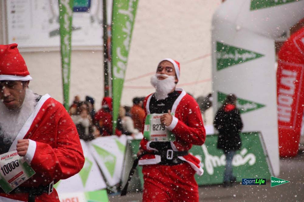 Galería de la Carrera de Papá Noel, ambiente, salida y entra en meta hasta el minuto 25