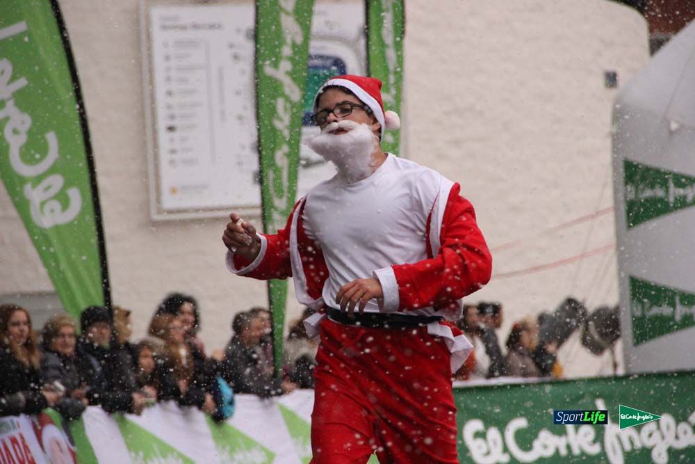 Galería de la Carrera de Papá Noel, ambiente, salida y entra en meta hasta el minuto 25