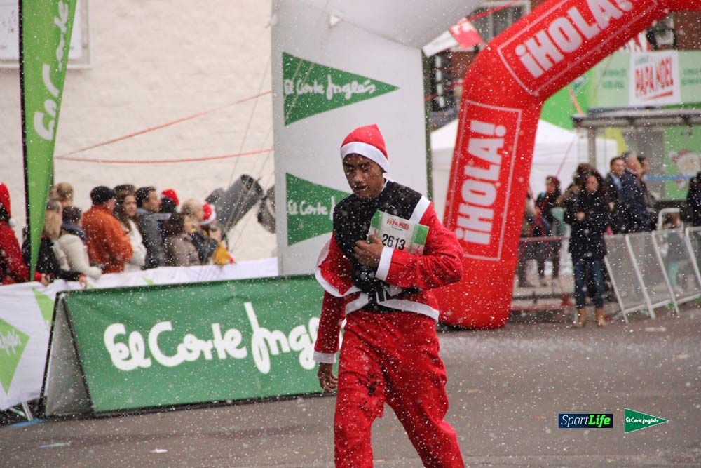 Galería de la Carrera de Papá Noel, ambiente, salida y entra en meta hasta el minuto 25