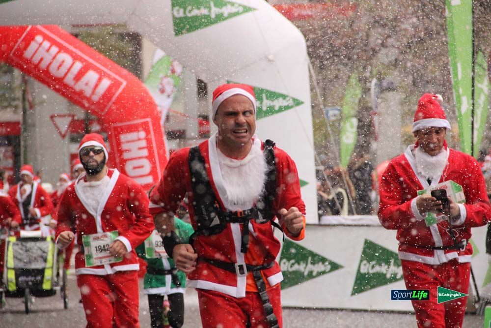 Galería de la Carrera de Papá Noel, ambiente, salida y entra en meta hasta el minuto 25