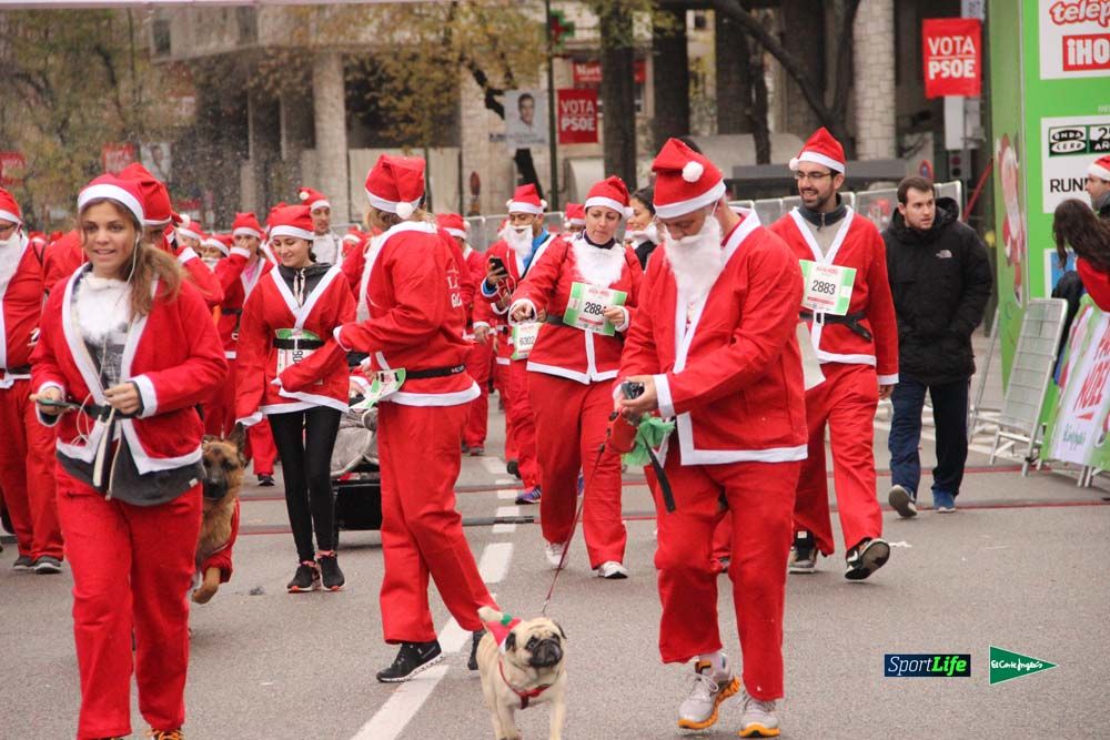 Galería de la Carrera de Papá Noel, ambiente, salida y entra en meta hasta el minuto 25