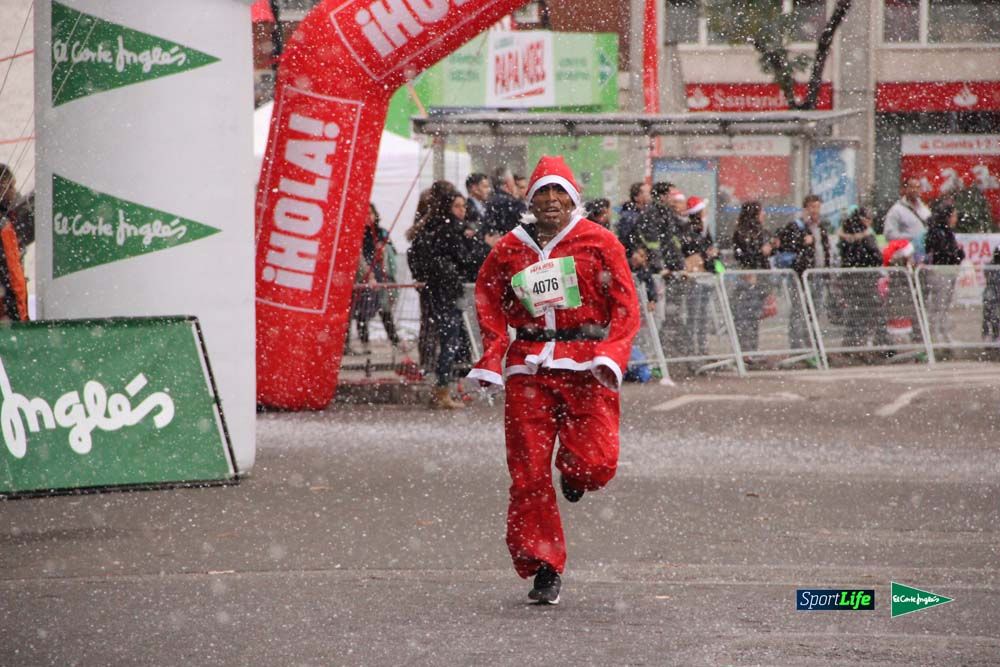 Galería de la Carrera de Papá Noel, ambiente, salida y entra en meta hasta el minuto 25