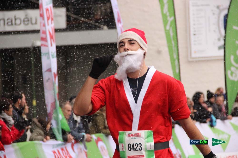 Galería de la Carrera de Papá Noel, ambiente, salida y entra en meta hasta el minuto 25