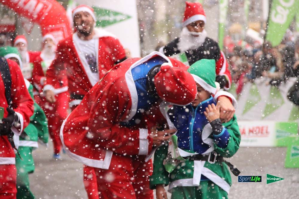 Galería de la Carrera de Papá Noel, ambiente, salida y entra en meta hasta el minuto 25