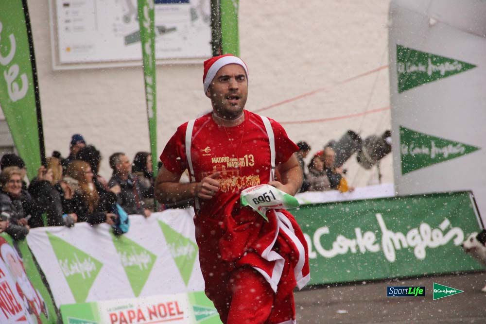 Galería de la Carrera de Papá Noel, ambiente, salida y entra en meta hasta el minuto 25