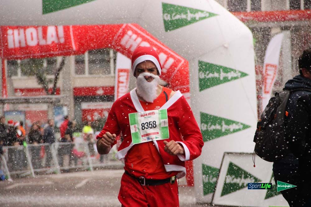 Galería de la Carrera de Papá Noel, ambiente, salida y entra en meta hasta el minuto 25