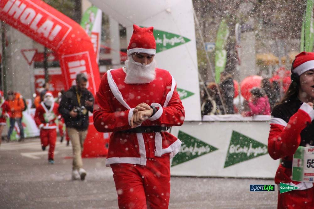 Galería de la Carrera de Papá Noel, ambiente, salida y entra en meta hasta el minuto 25