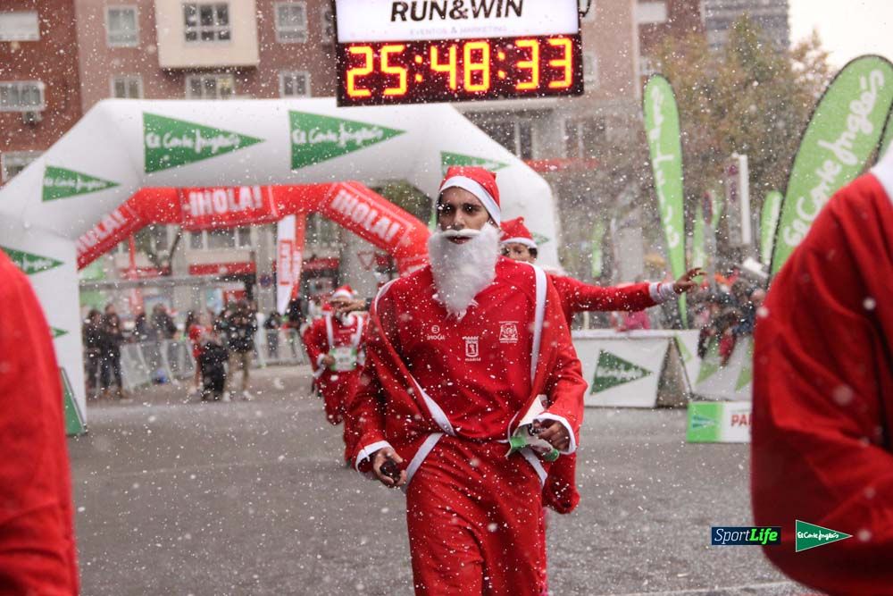 Galería de la Carrera de Papá Noel, ambiente, salida y entra en meta hasta el minuto 25