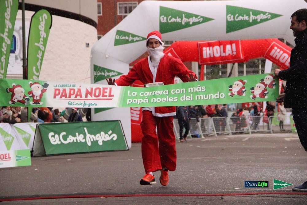Galería de la Carrera de Papá Noel, ambiente, salida y entra en meta hasta el minuto 25