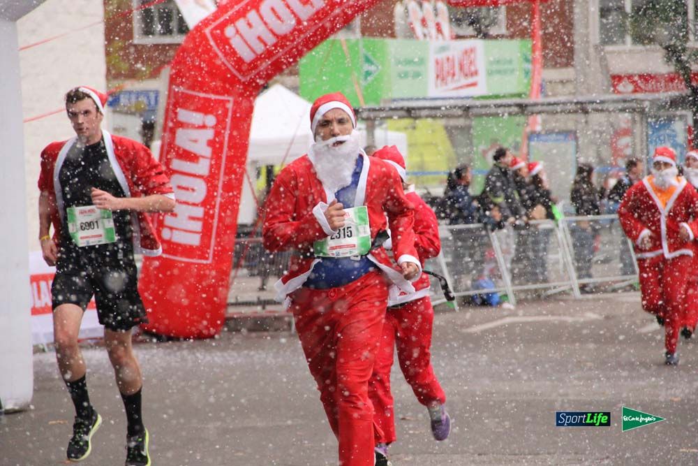 Galería de la Carrera de Papá Noel, ambiente, salida y entra en meta hasta el minuto 25
