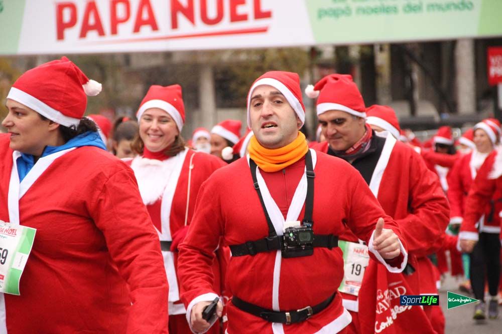 Galería de la Carrera de Papá Noel, ambiente, salida y entra en meta hasta el minuto 25