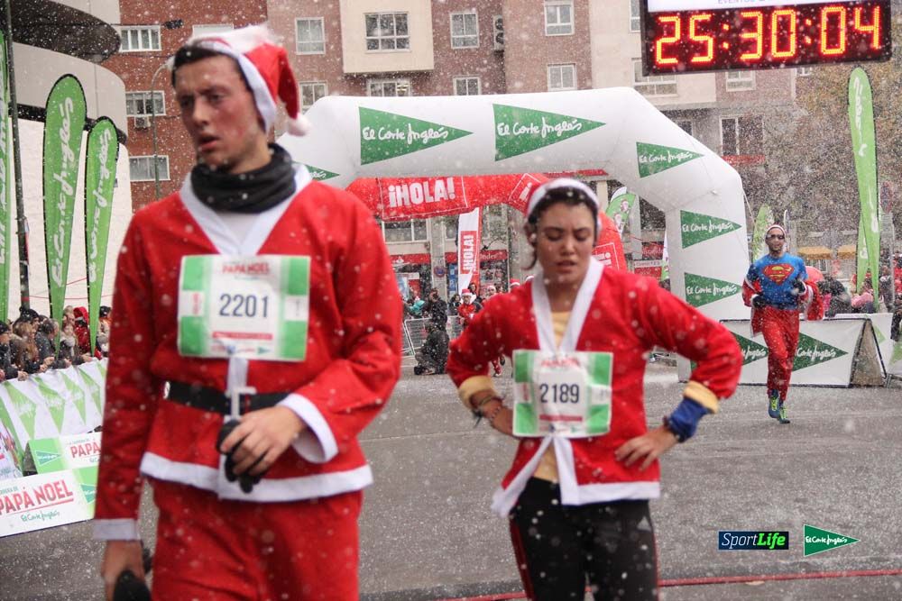 Galería de la Carrera de Papá Noel, ambiente, salida y entra en meta hasta el minuto 25