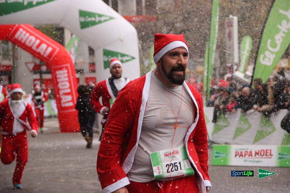 Galería de la Carrera de Papá Noel, ambiente, salida y entra en meta hasta el minuto 25