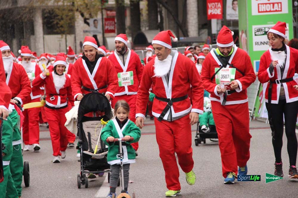 Galería de la Carrera de Papá Noel, ambiente, salida y entra en meta hasta el minuto 25