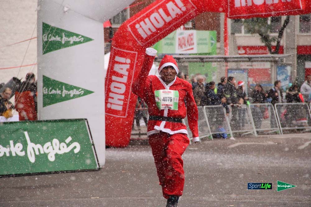 Galería de la Carrera de Papá Noel, ambiente, salida y entra en meta hasta el minuto 25