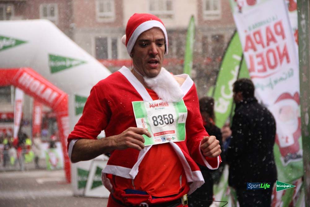 Galería de la Carrera de Papá Noel, ambiente, salida y entra en meta hasta el minuto 25