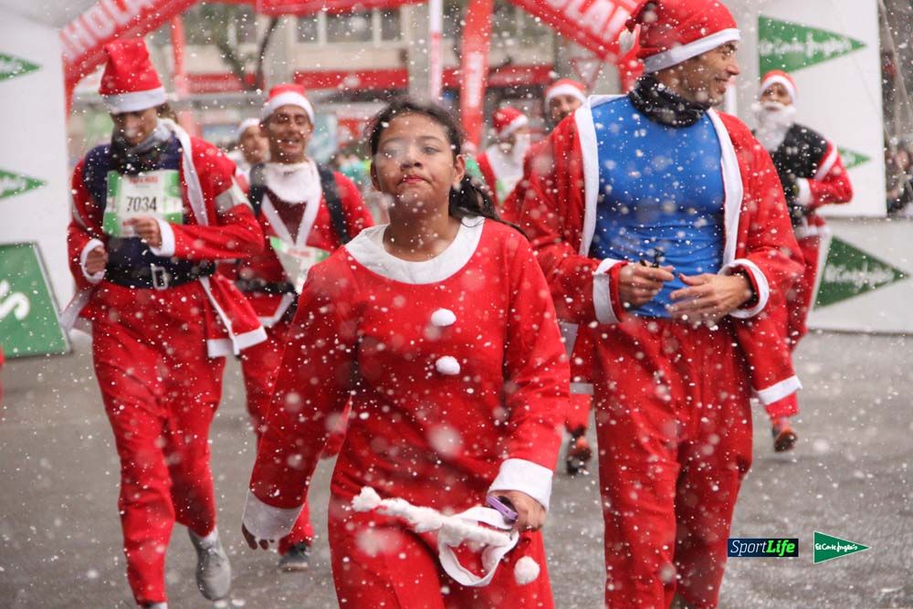 Galería de la Carrera de Papá Noel, ambiente, salida y entra en meta hasta el minuto 25
