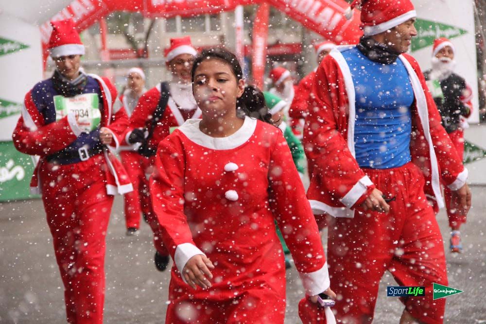 Galería de la Carrera de Papá Noel, ambiente, salida y entra en meta hasta el minuto 25