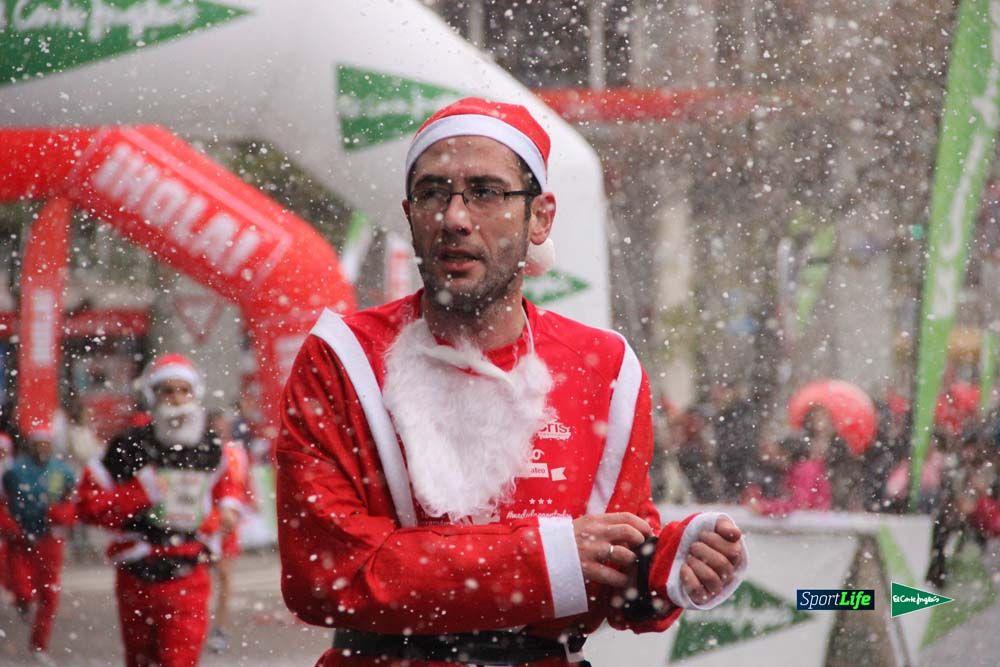 Galería de la Carrera de Papá Noel, ambiente, salida y entra en meta hasta el minuto 25