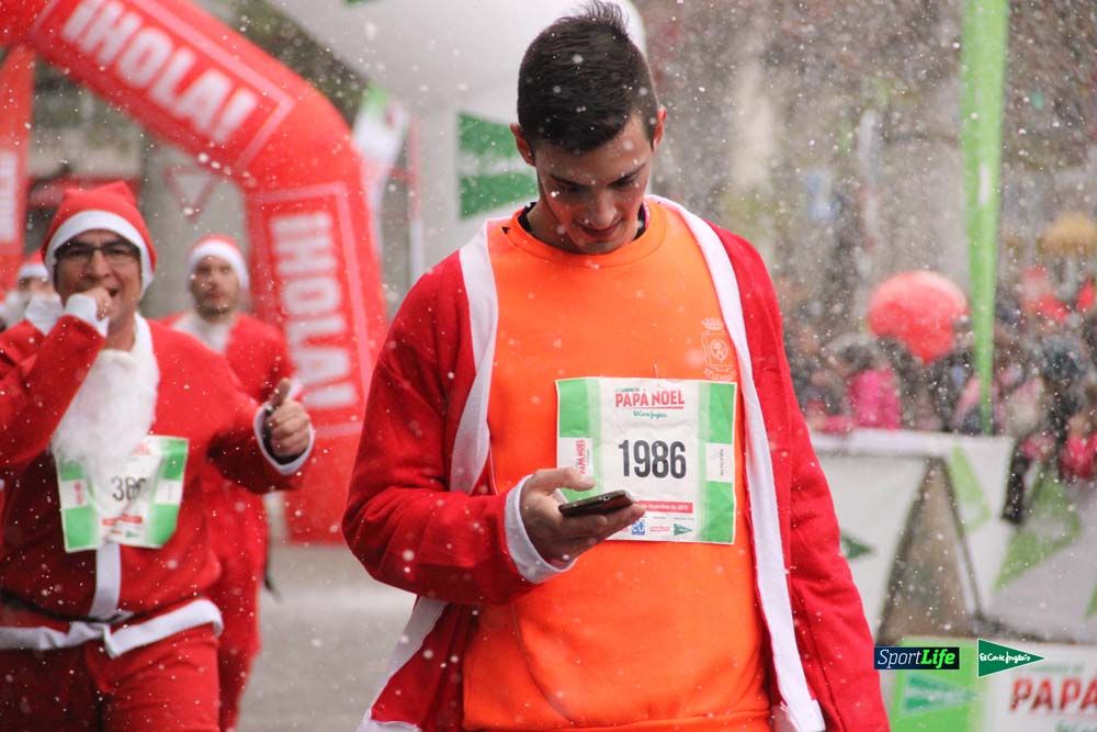 Galería de la Carrera de Papá Noel, ambiente, salida y entra en meta hasta el minuto 25