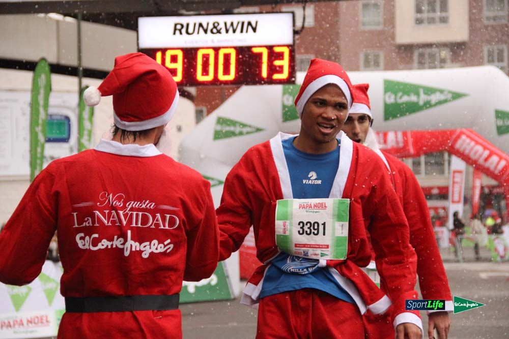 Galería de la Carrera de Papá Noel, ambiente, salida y entra en meta hasta el minuto 25