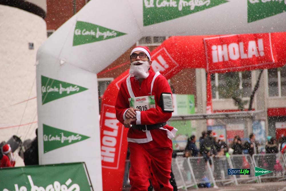 Galería de la Carrera de Papá Noel, ambiente, salida y entra en meta hasta el minuto 25