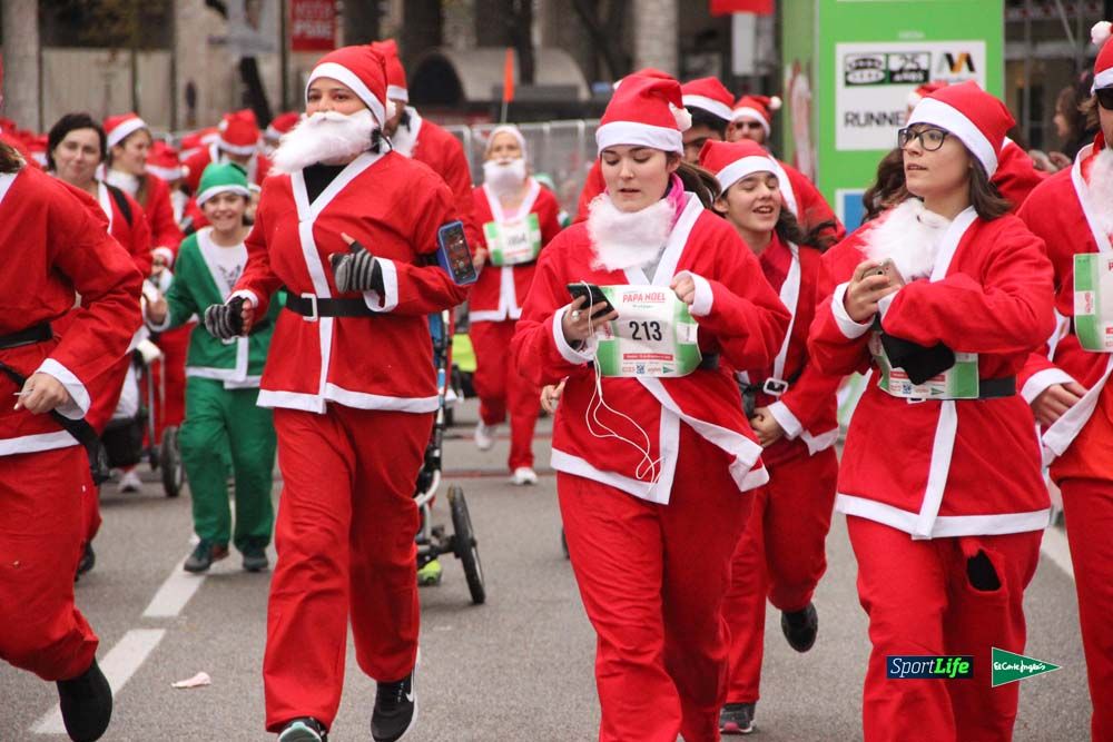 Galería de la Carrera de Papá Noel, ambiente, salida y entra en meta hasta el minuto 25