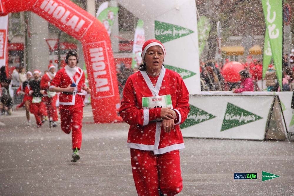 Galería de la Carrera de Papá Noel, ambiente, salida y entra en meta hasta el minuto 25