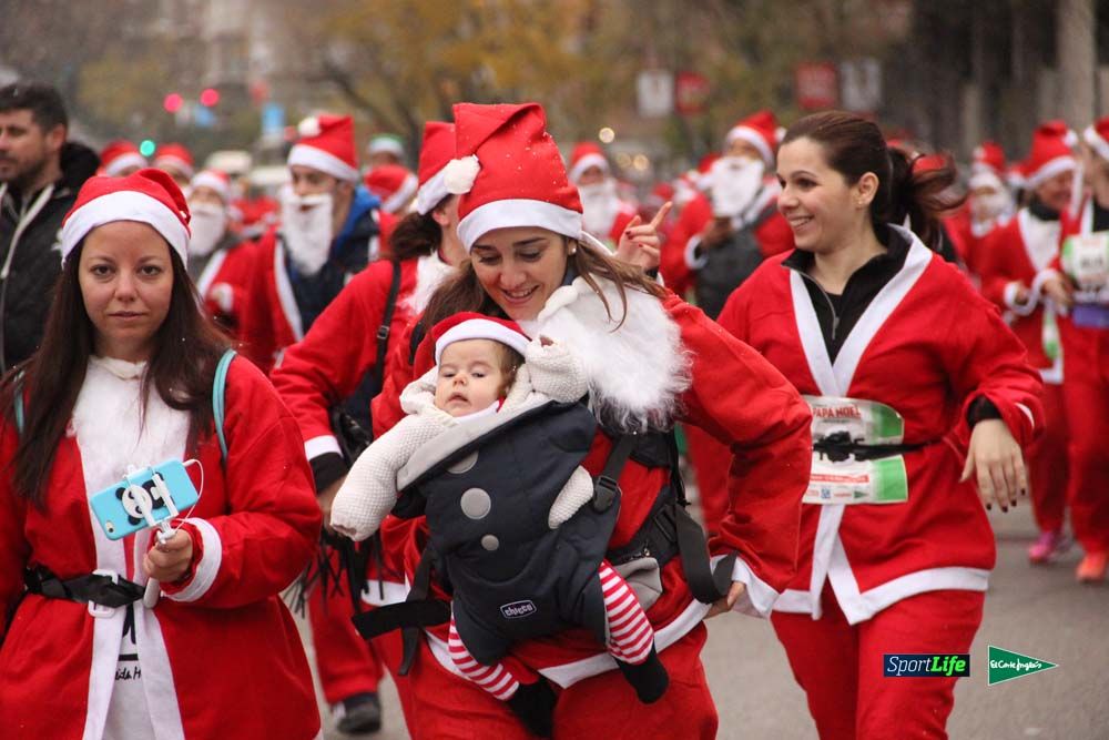Galería de la Carrera de Papá Noel, ambiente, salida y entra en meta hasta el minuto 25