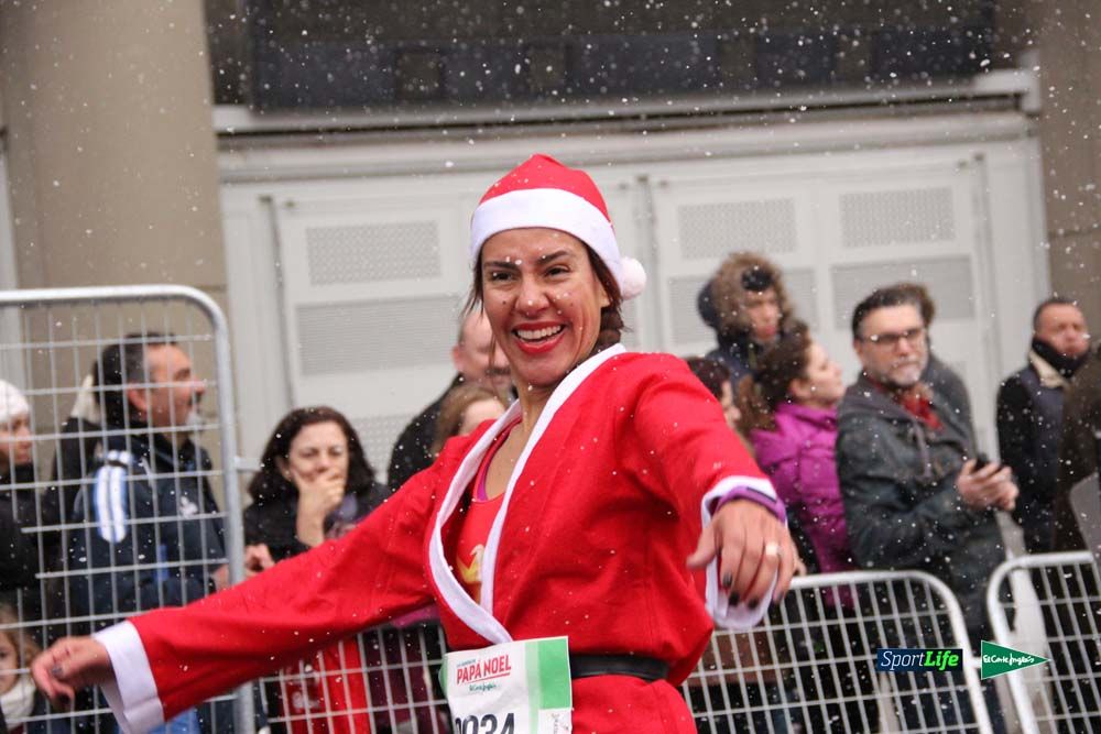 Galería de la Carrera de Papá Noel, ambiente, salida y entra en meta hasta el minuto 25