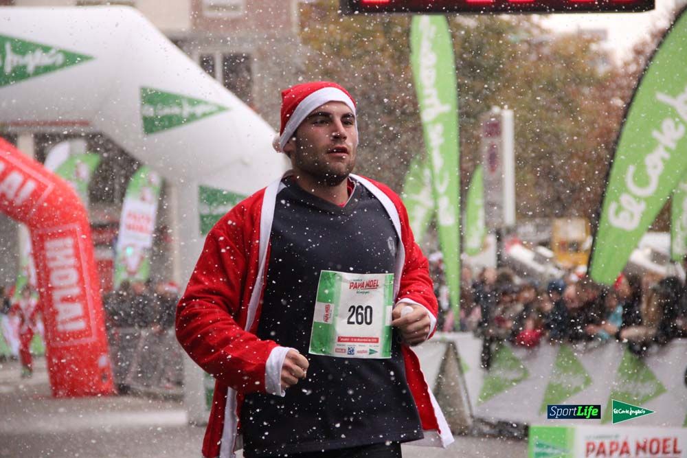 Galería de la Carrera de Papá Noel, ambiente, salida y entra en meta hasta el minuto 25