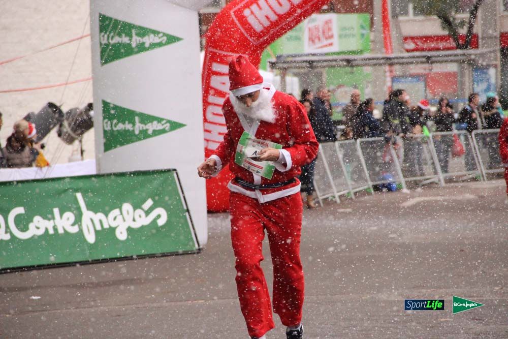 Galería de la Carrera de Papá Noel, ambiente, salida y entra en meta hasta el minuto 25