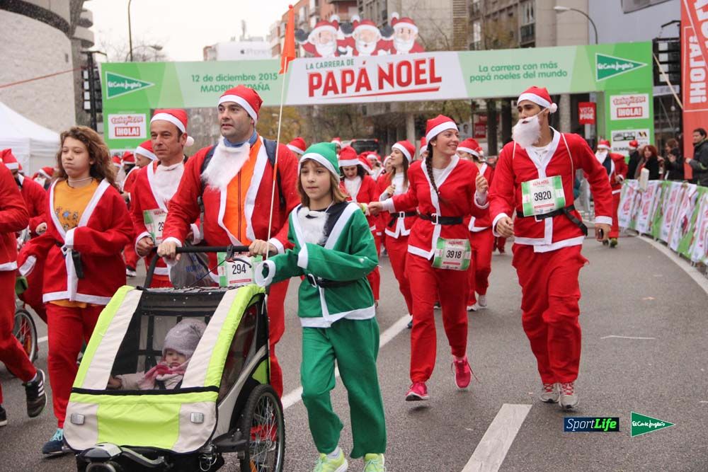 Galería de la Carrera de Papá Noel, ambiente, salida y entra en meta hasta el minuto 25
