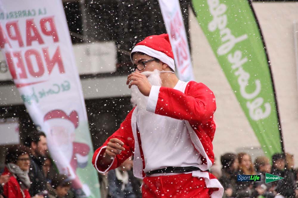 Galería de la Carrera de Papá Noel, ambiente, salida y entra en meta hasta el minuto 25