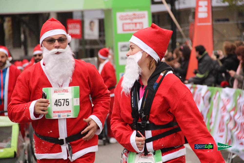 Galería de la Carrera de Papá Noel, ambiente, salida y entra en meta hasta el minuto 25