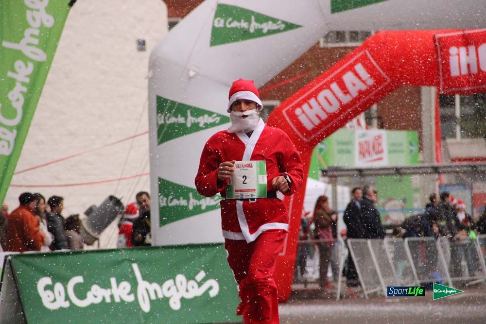 Galería de la Carrera de Papá Noel, ambiente, salida y entra en meta hasta el minuto 25